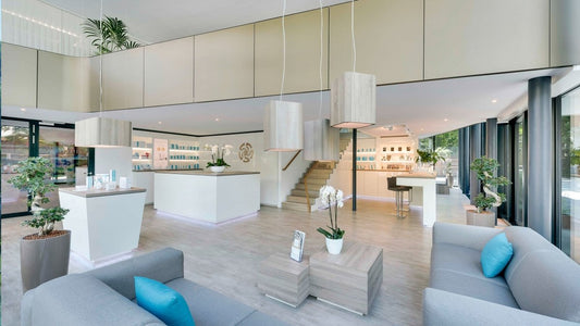 Aurora, Innsbruck - QMS Medicosmetics - USA and North America