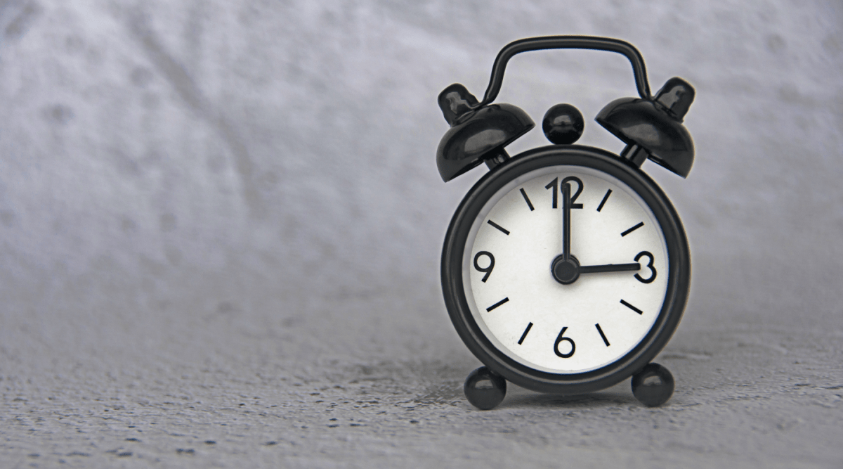 The "3 PM Switch": Why Your Skin Needs Different Care Day and Night