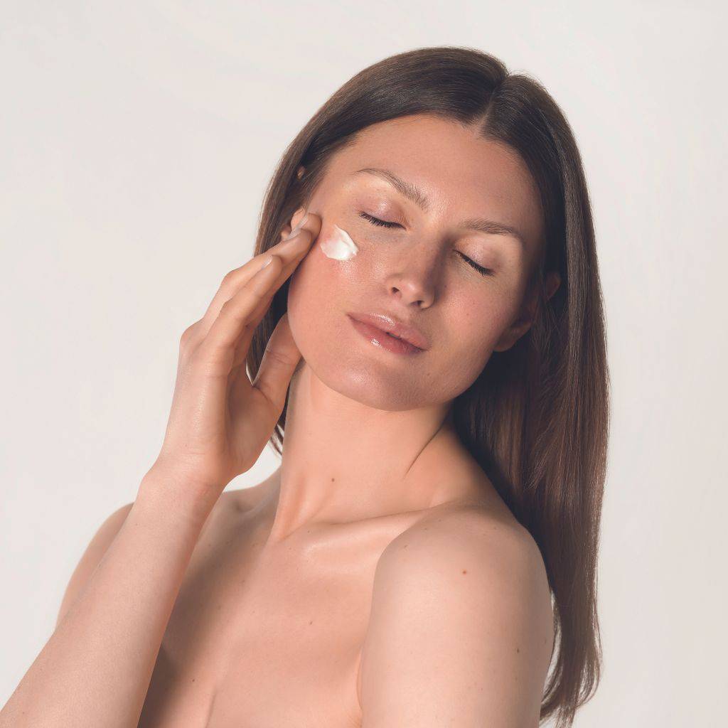 AGE PREVENT  Even Skin Serum - QMS Medicosmetics